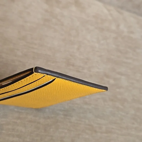 Kate Spade NWT Card Holder Yellow - Picture 5 of 5